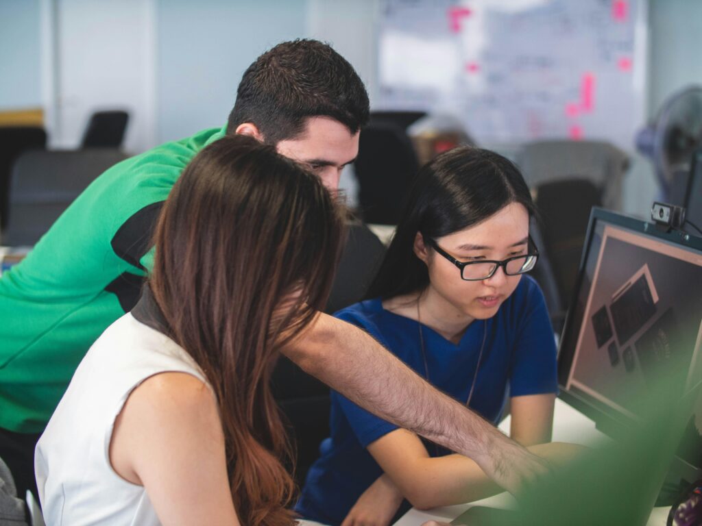 Empowering Women: Top Apps That Protect and Inspire Safety