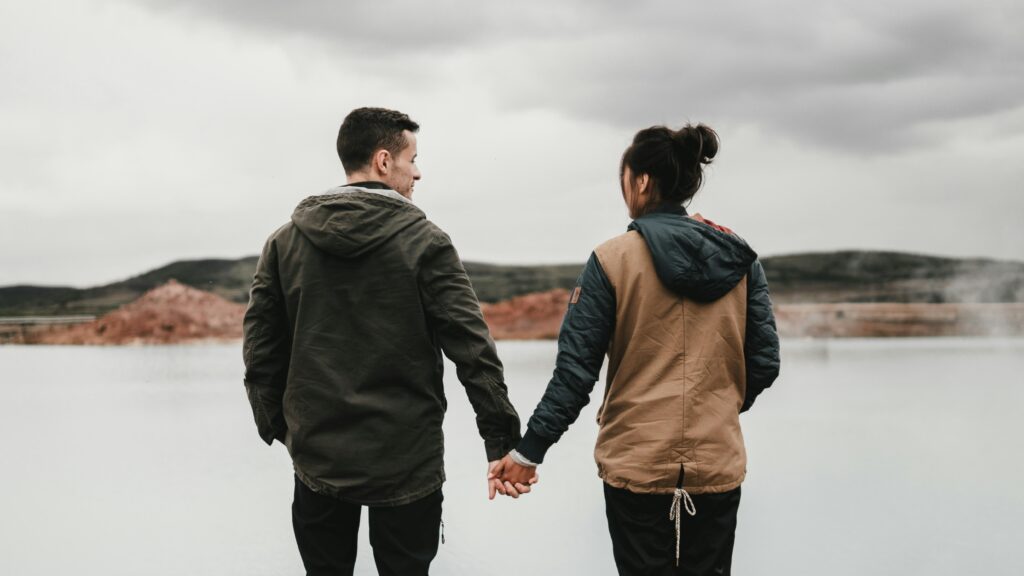 When Sparks Don’t Fly: Navigating No Chemistry Moments