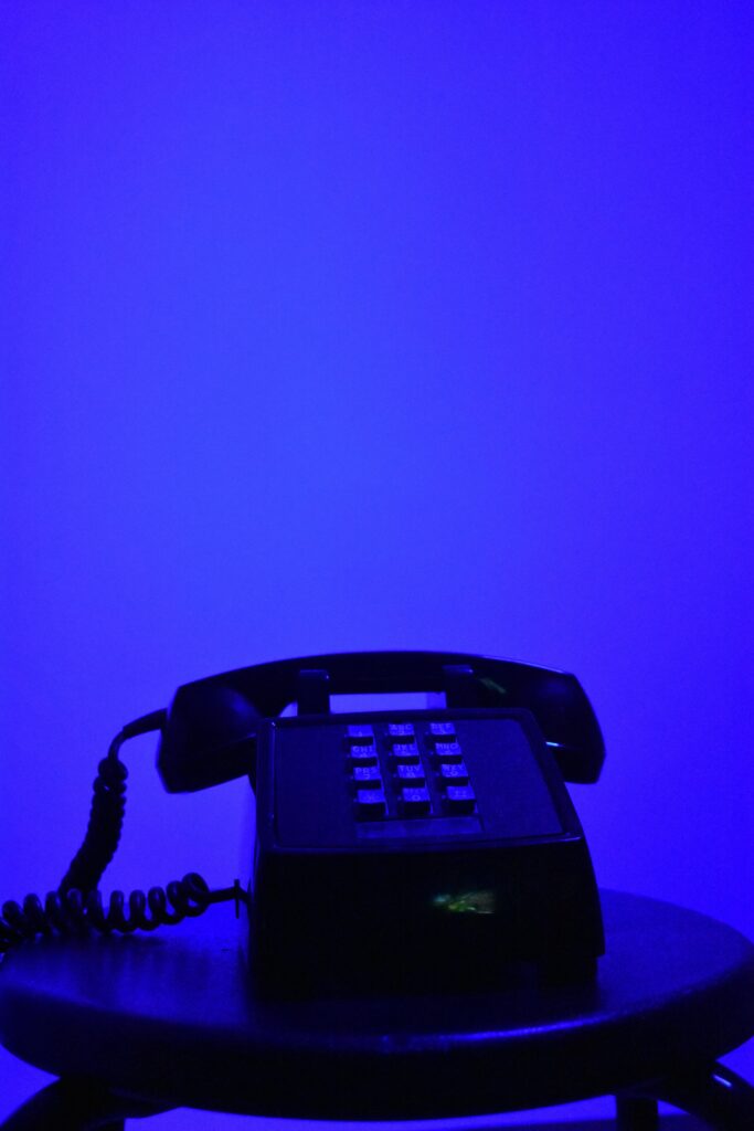 When’s the Right Time to Switch from Chat to Phone Call?