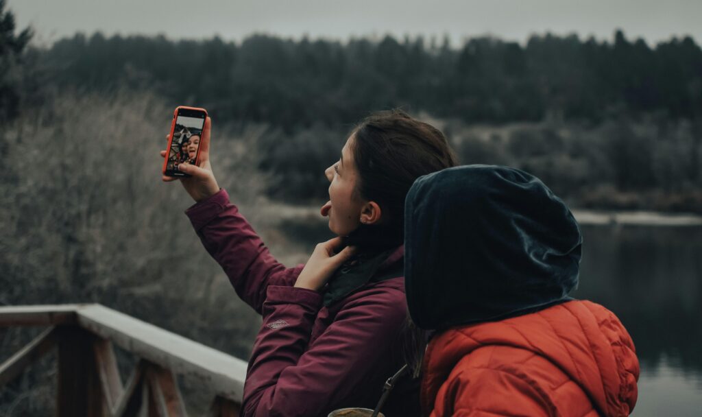 Making Long-Distance Matches Thrive on Dating Apps: Tips & Tricks