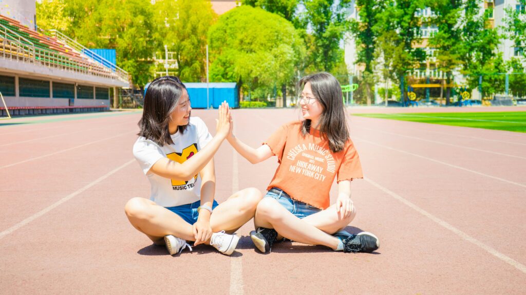 How to Avoid Coming Off as Clingy: Friendly Tips That Work