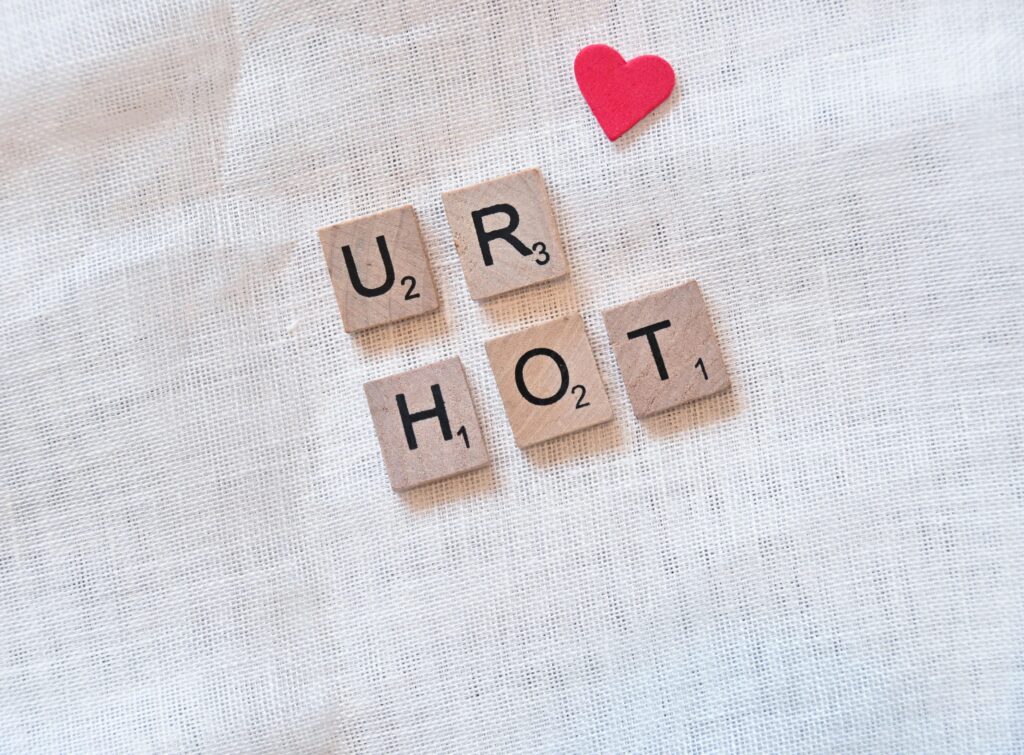 Texting Chemistry vs. Real-Life Vibe: Decoding Romance✨
